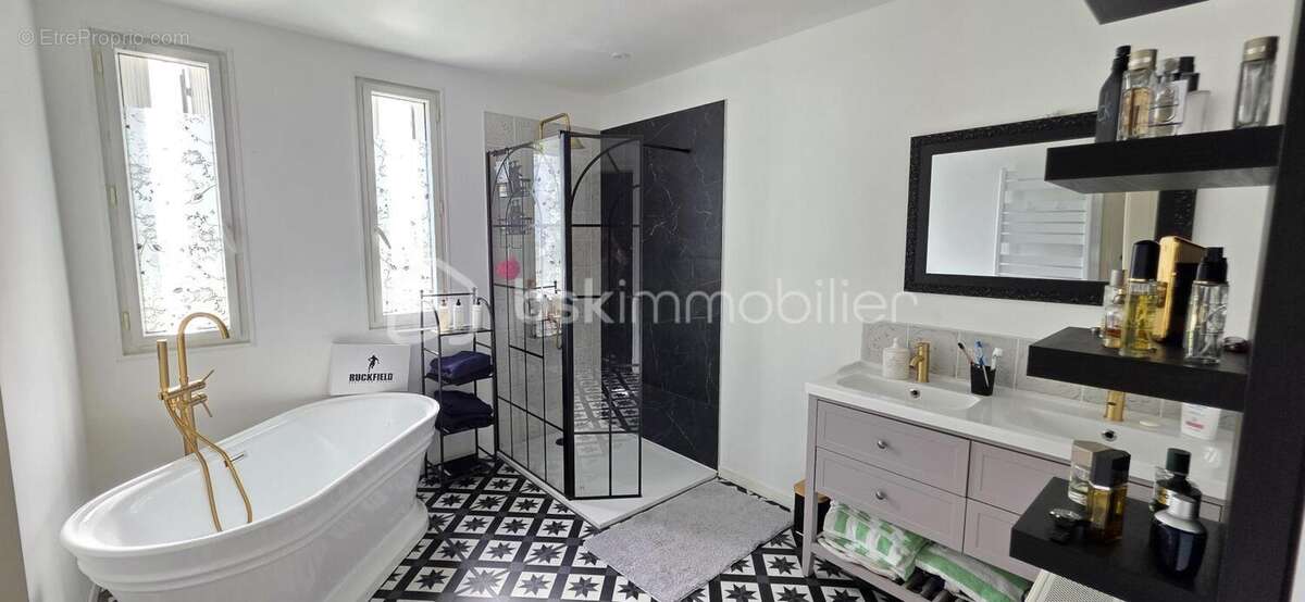 Maison à SAINT-BARTHELEMY-D&#039;ANJOU