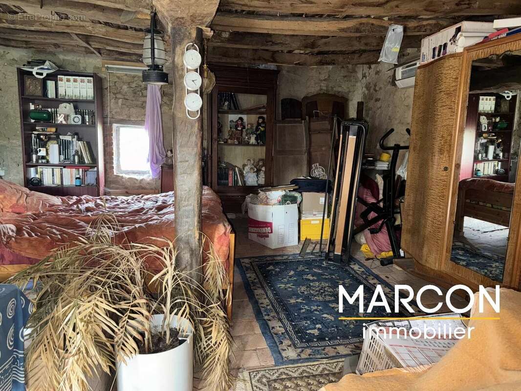 Maison à PIONNAT