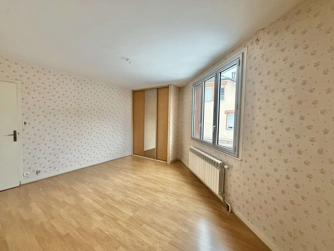 Appartement à FONTAINE