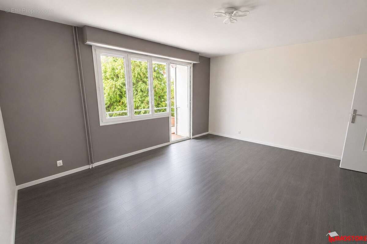 Spacieux 3 pièces avec balcon, garage et cave à Huningue - photo 2