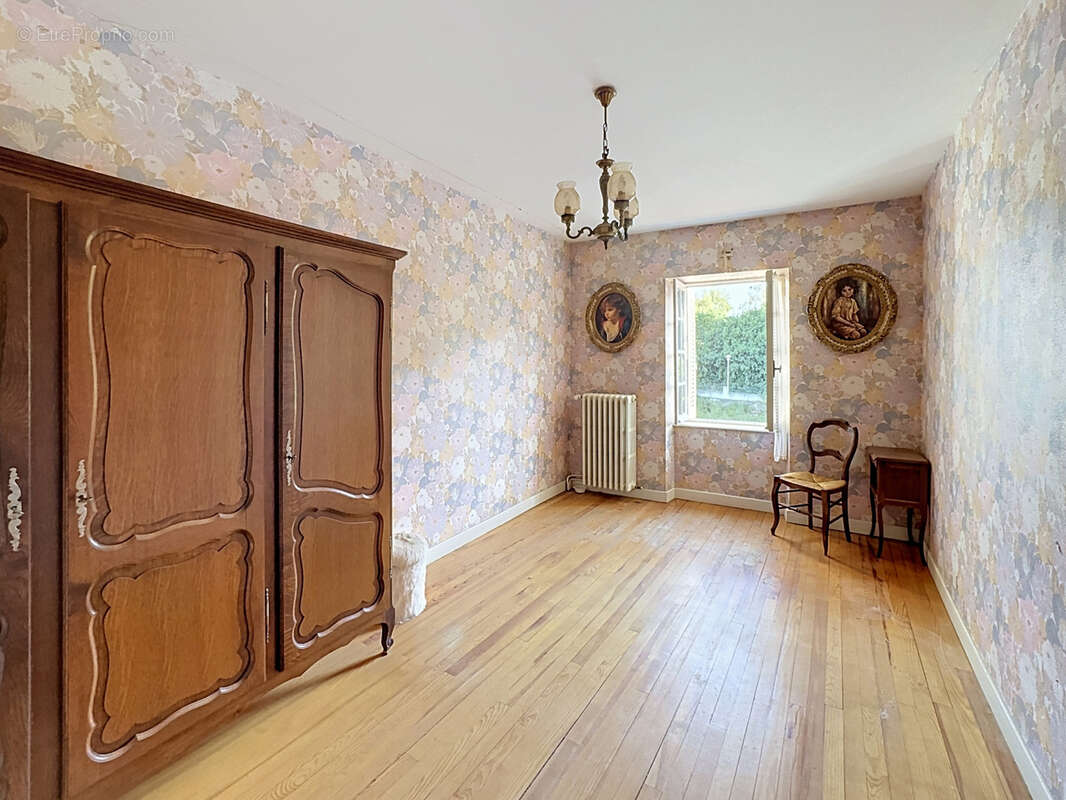 30MN CLERMONT SUD - Maison avec dépendances et terrain - photo 8