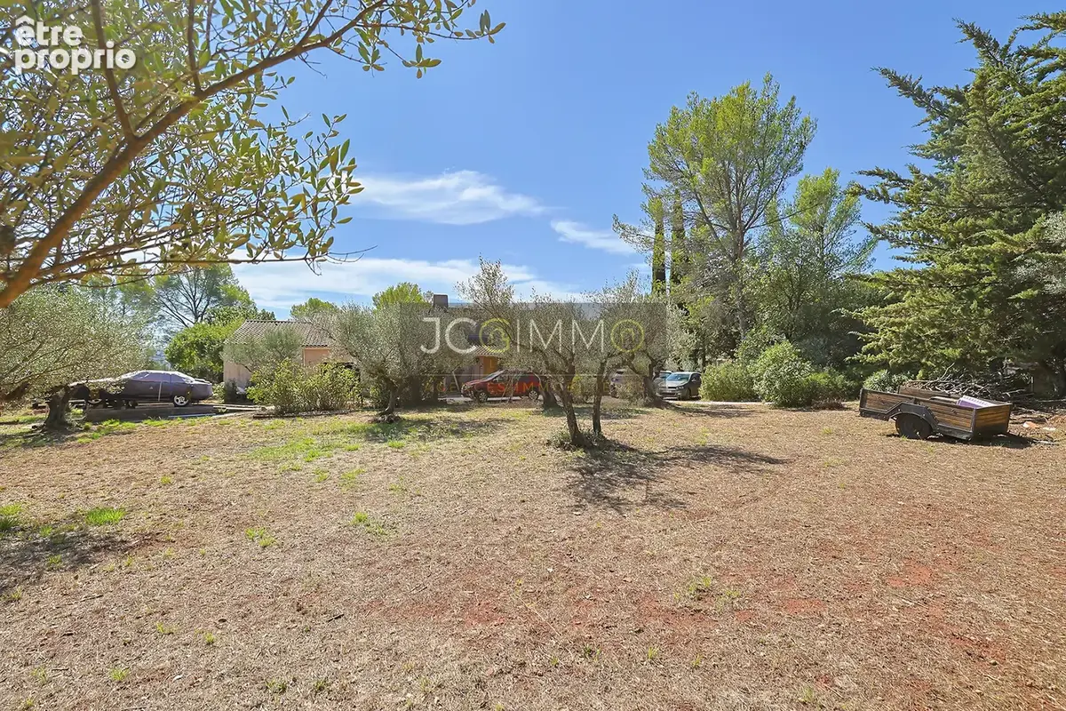Villa T4 de plain-pied, 125m2 habitables sur 11 799m2 de terrain avec garage de 77m2. - photo 9