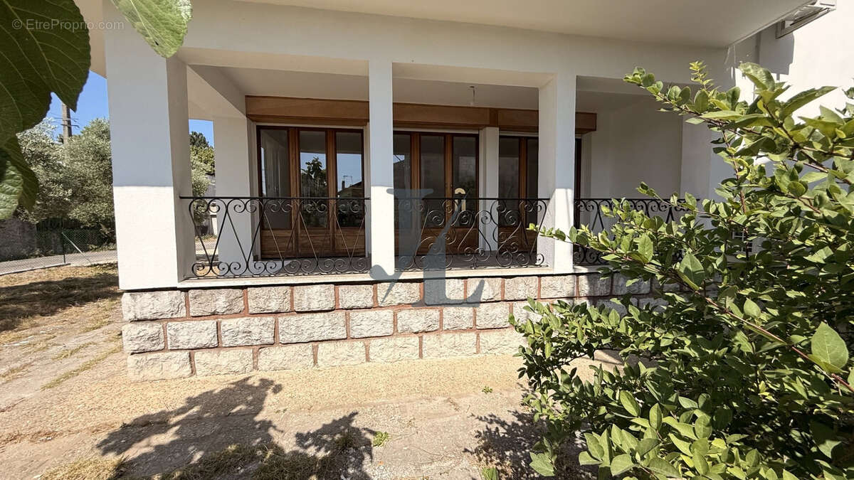 EXCLUSIVITÉ   Bien rare ! Appartement T3 en rez-de-jardin avec terrasse couverte et jardin privatif - photo 15