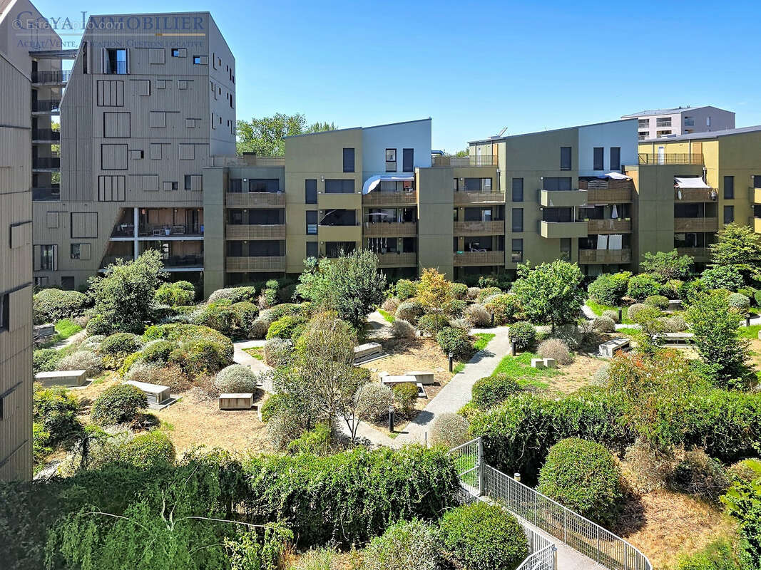 T3 Bassins à Flot, terrasse et parking - photo 4