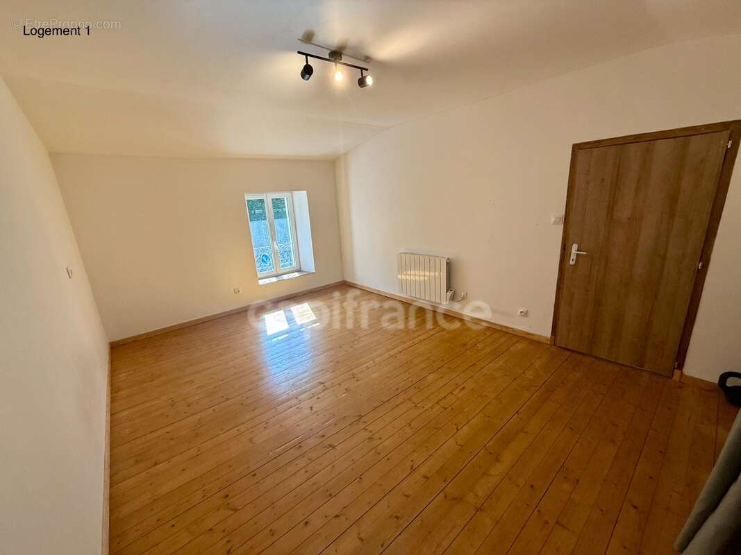 Maison avec deux logements indépendants : une opportunité rare pour habiter, investir ou réunir plusieurs générations - photo 4