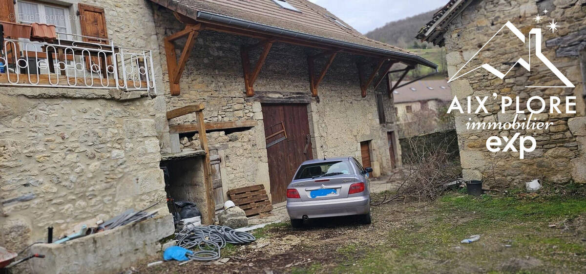 Maison à LOMPNAS