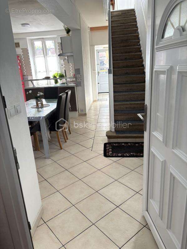 Maison à CREPY-EN-VALOIS