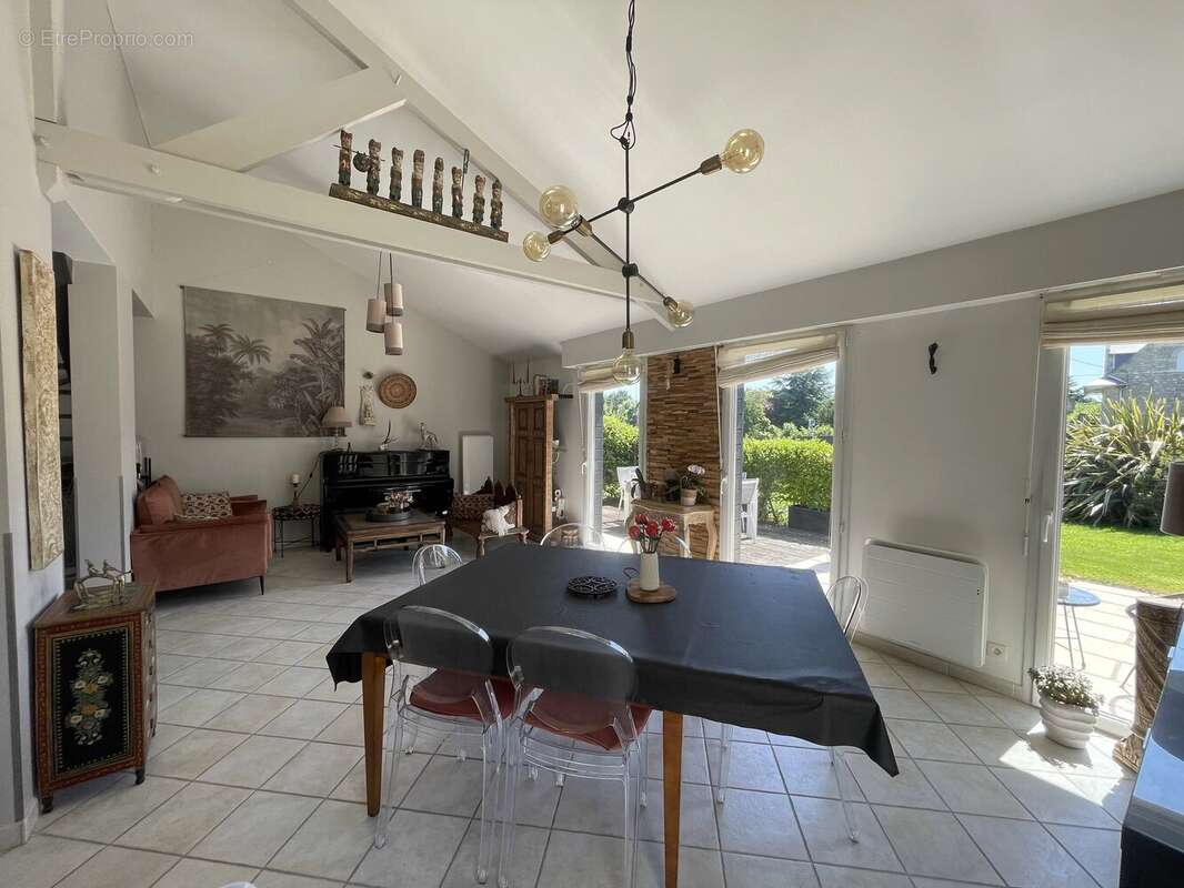 Maison à PLOUER-SUR-RANCE