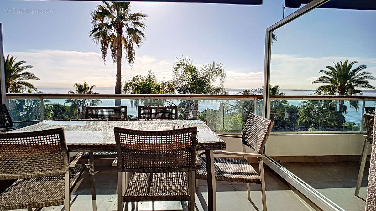 Appartement à VALLAURIS