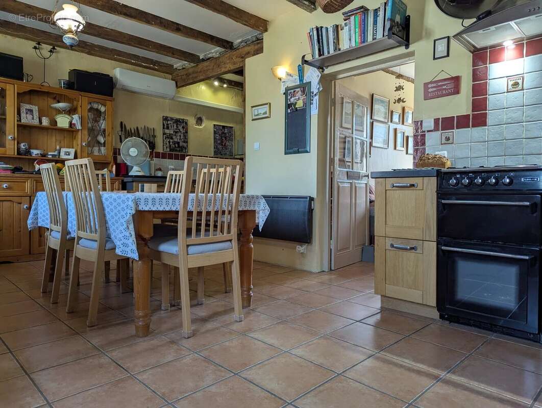 Charmante propriété familiale avec piscine dans la Vienne - photo 6