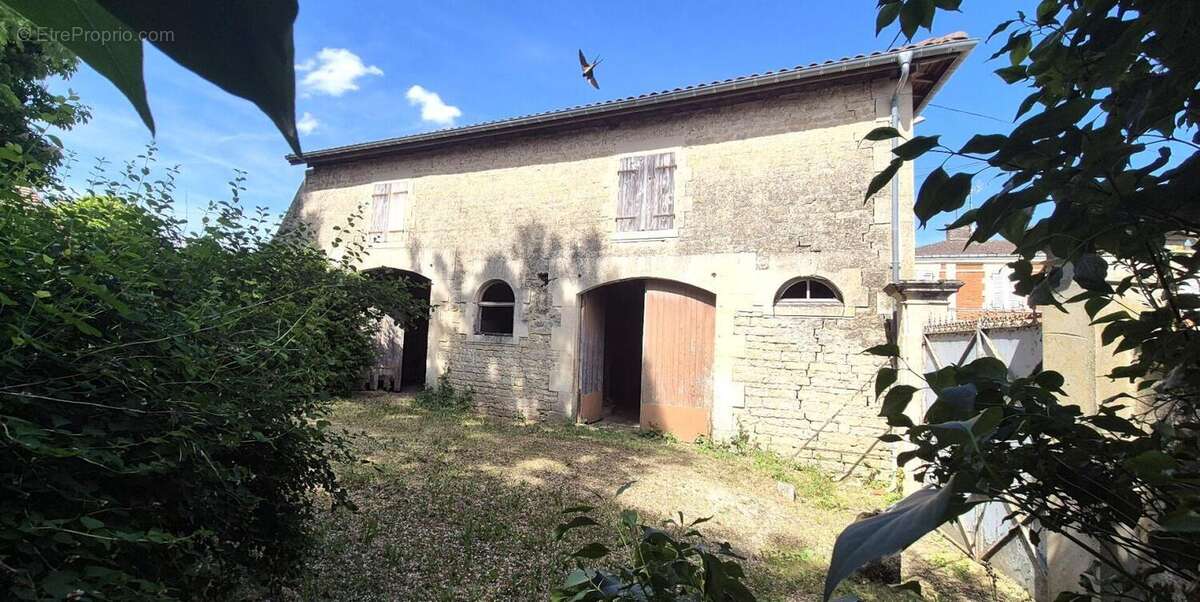 Maison à ECLARON-BRAUCOURT-SAINTE-LIVIERE