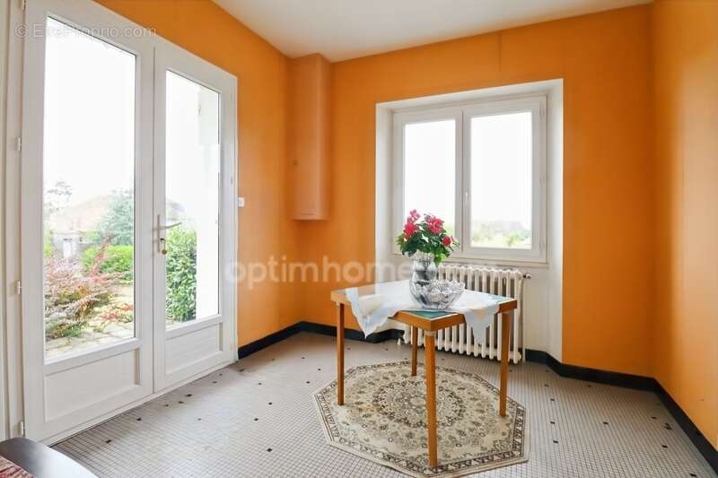 Maison à MAGNAC-LAVAL