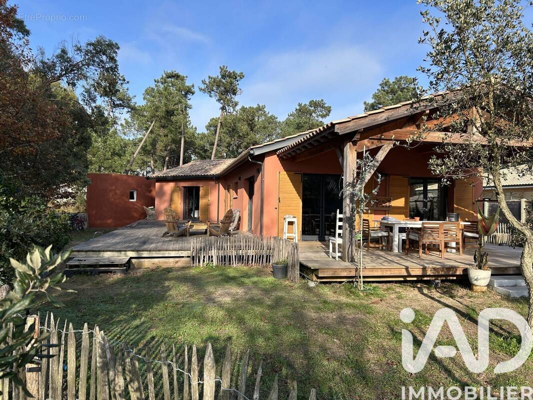 Photo 1 - Maison à VENDAYS-MONTALIVET