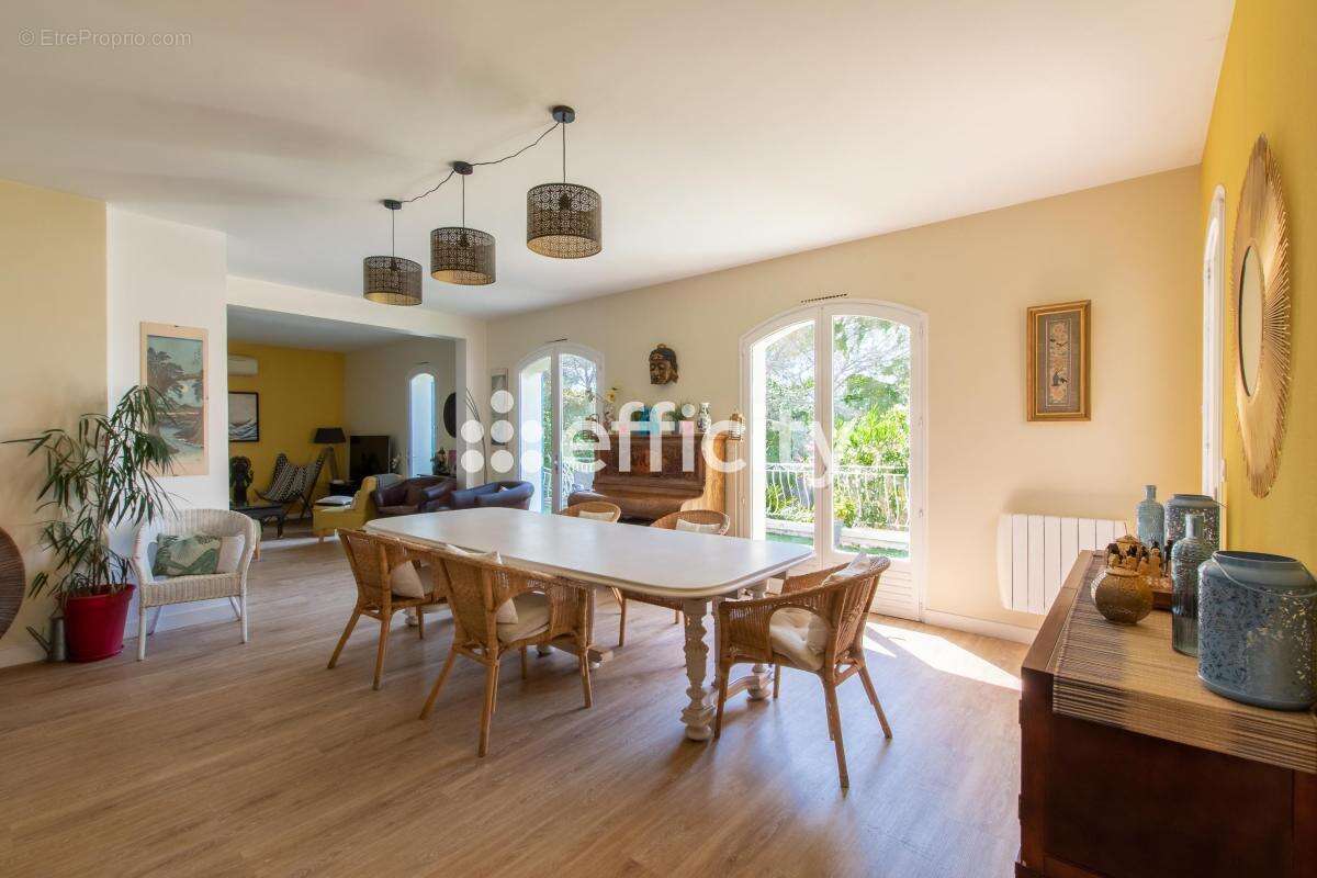 Maison à CASTELNAU-LE-LEZ