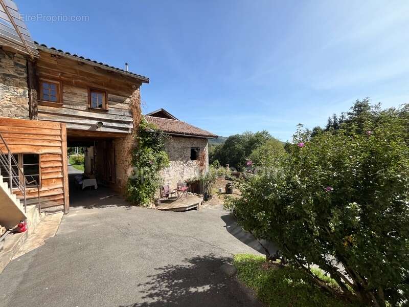 Maison à SAINT-DIDIER-SUR-BEAUJEU