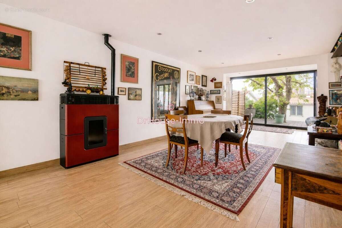 Maison à SAINT-SEBASTIEN-SUR-LOIRE