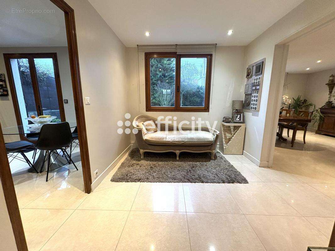 Maison à MONTIGNY-LES-CORMEILLES