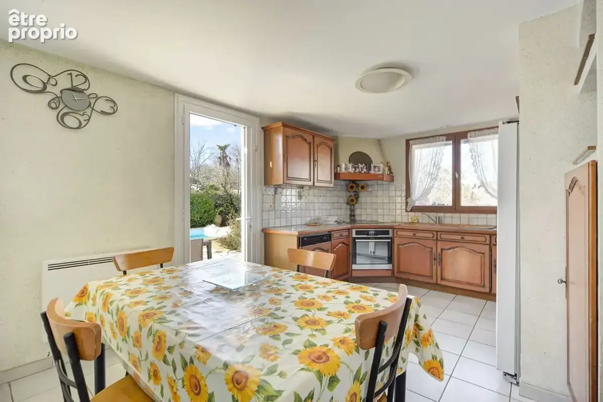 Maison 6 pièces de 156,05 m²  avec sous-sol complet et piscine  - Castelmaurou - photo 4