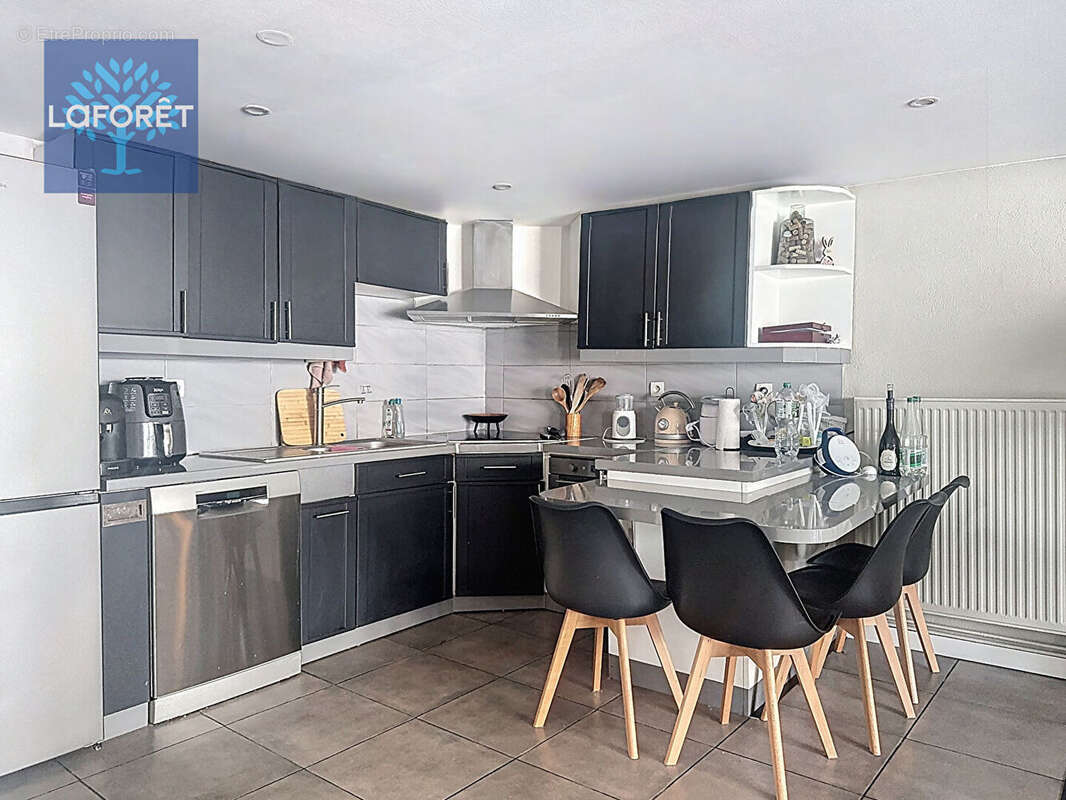 Appartement à SAINT-GENIS-LAVAL