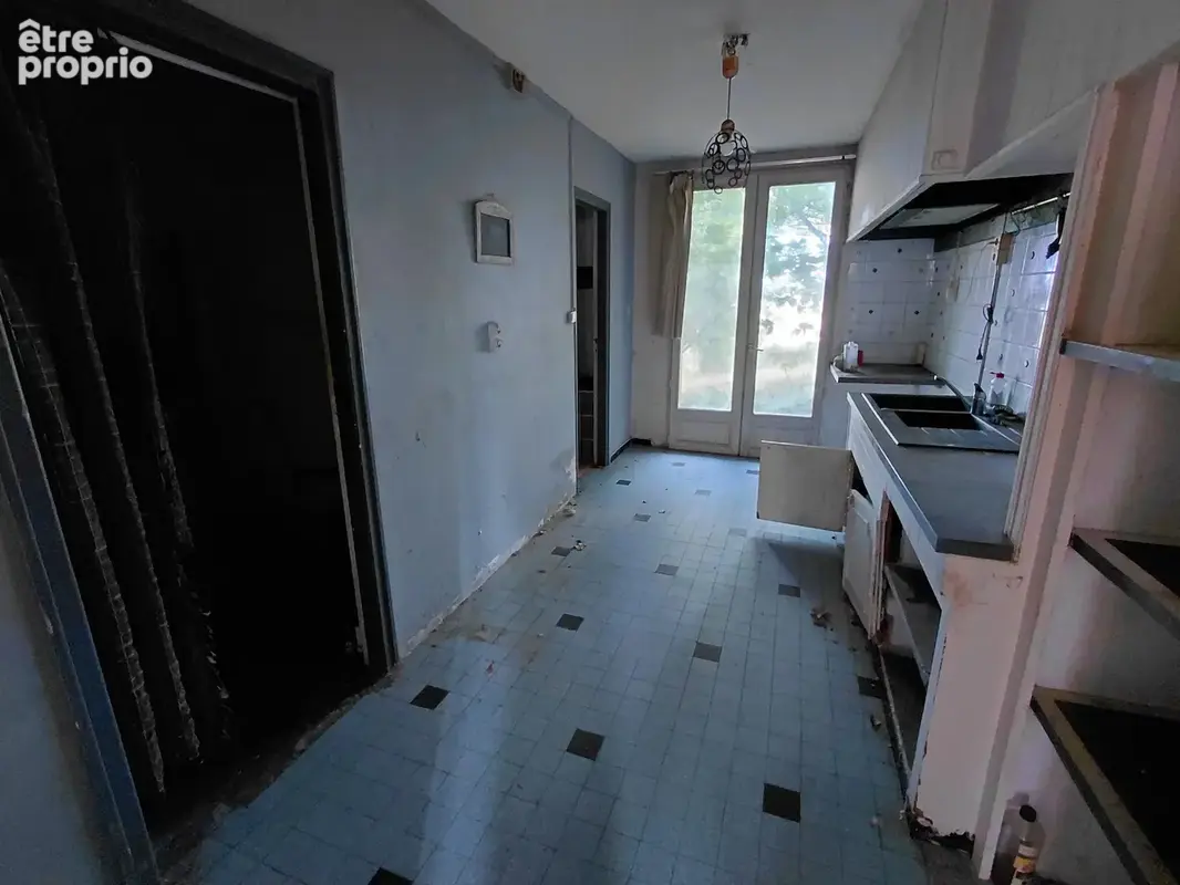 Maison en pierre à renover avec dependances et terrain de 2.5 ha attenant - photo 13
