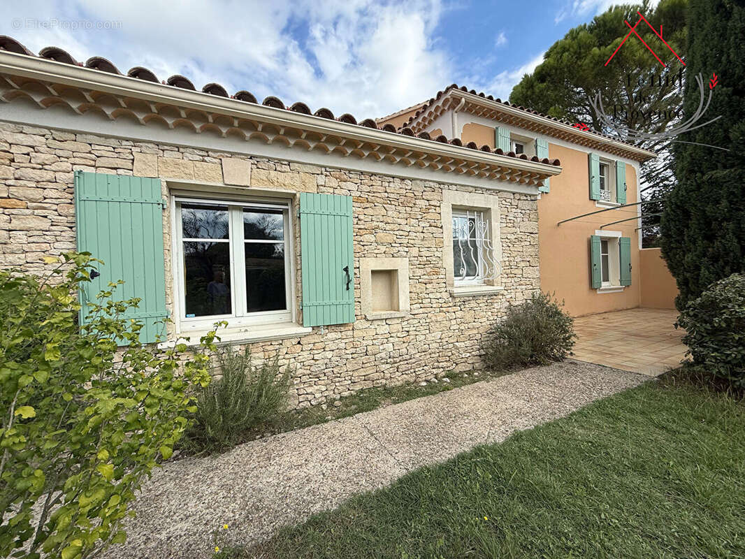 Maison à PERNES-LES-FONTAINES