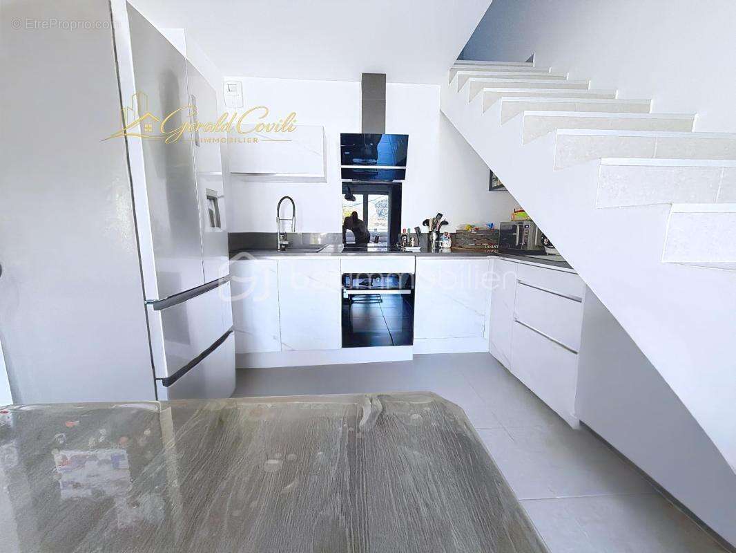 Appartement à AURIBEAU-SUR-SIAGNE