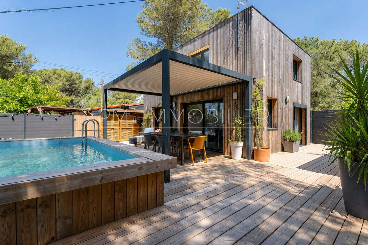 Maison à LE CASTELLET