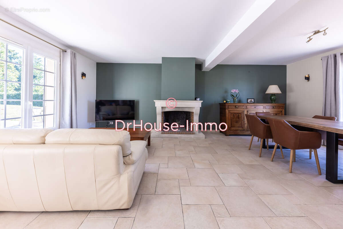 Maison à PRUNAY-LE-TEMPLE