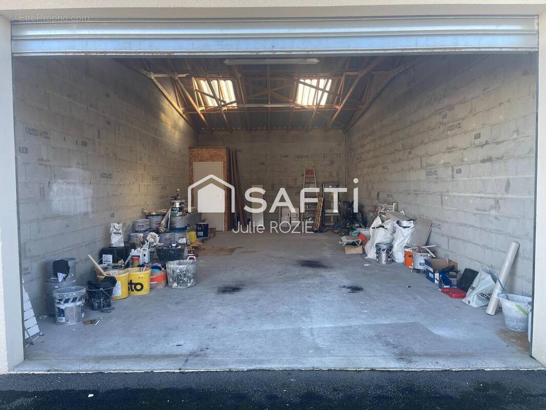 Photo 1 - Commerce à MACAU