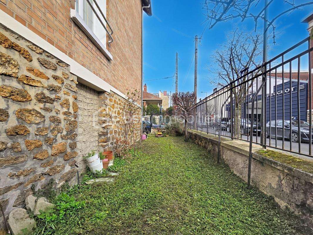 Maison à LES PAVILLONS-SOUS-BOIS