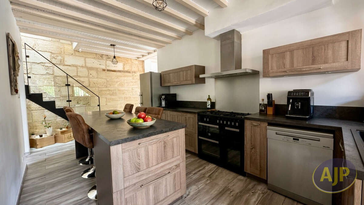 Maison pierre, 5 chambres et 1 bureau, Cussac le vieux ! - photo 4