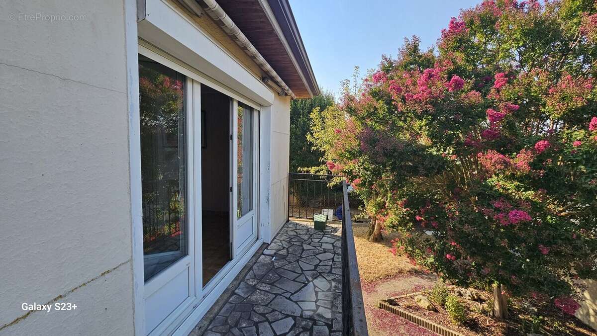 Maison 93 m² à Niort  - photo 6