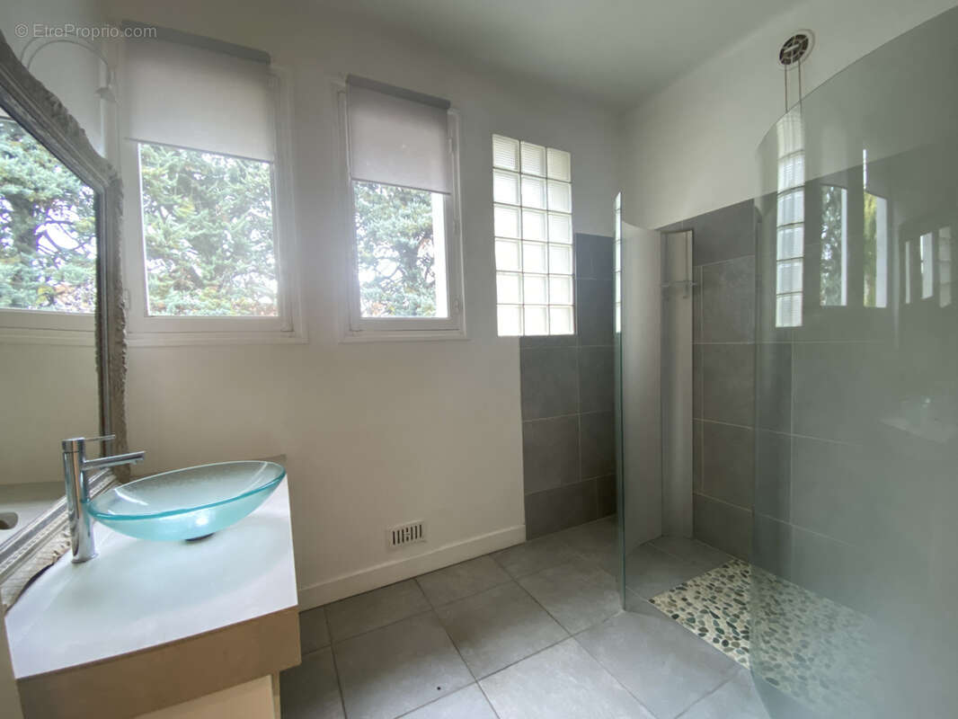 Maison à SAINT-JULIEN-LES-VILLAS