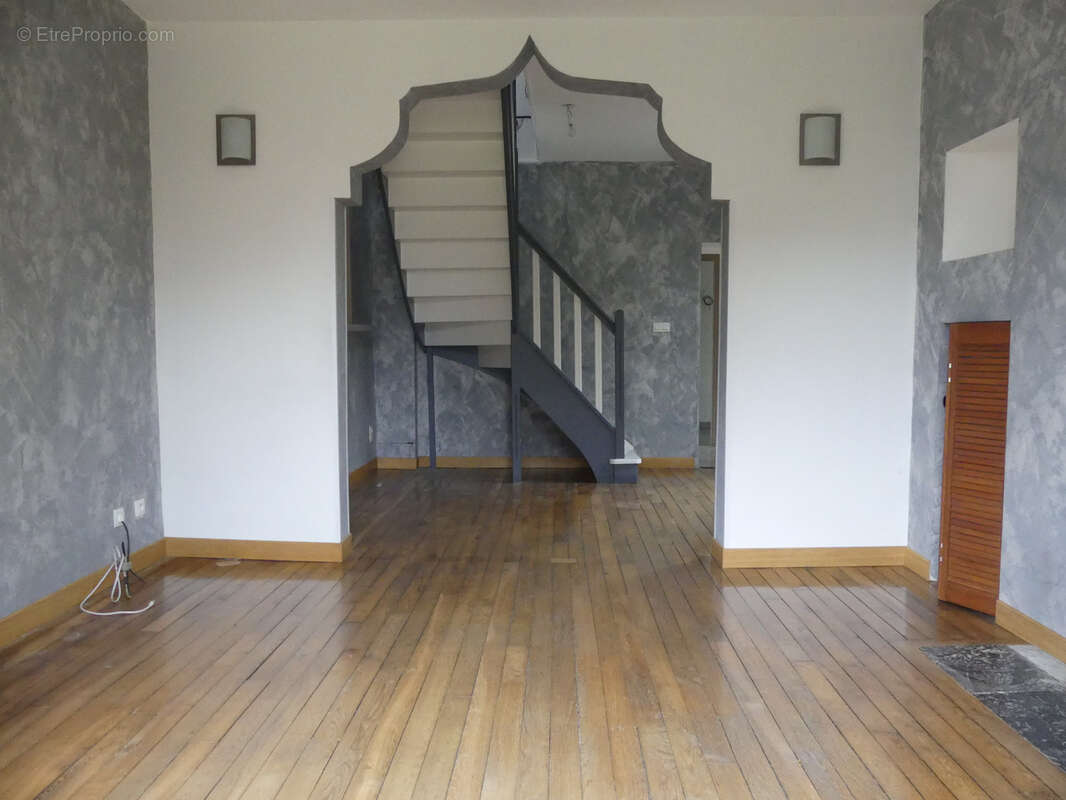 Maison à LA CHAPELLE-SAINT-LUC