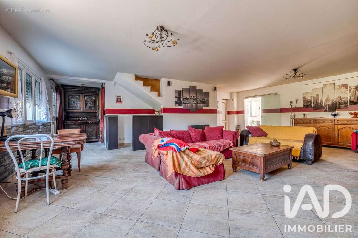 Maison 308 m² à Compans  - photo 9