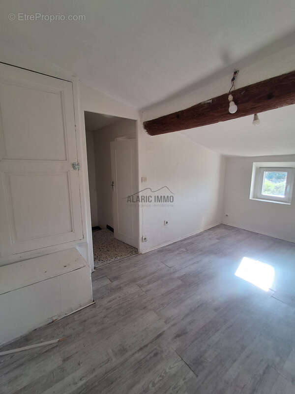 Maison à rénover avec terrasse et jardin - photo 23