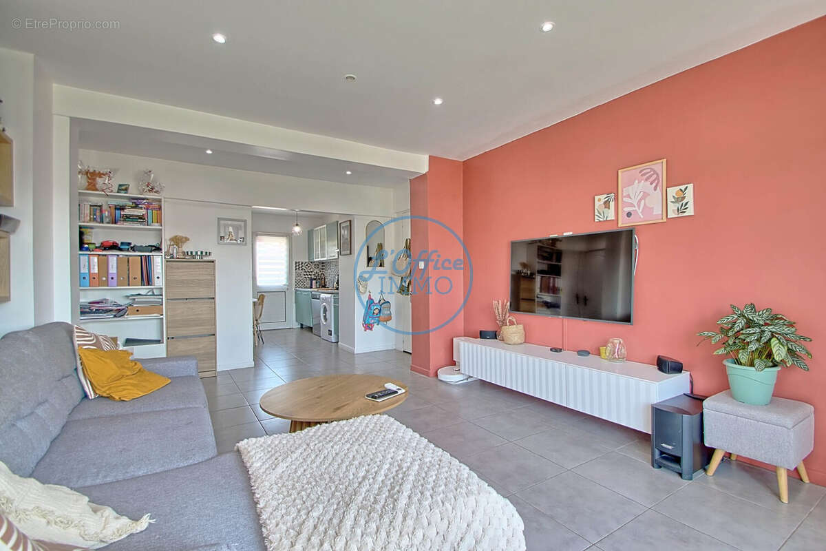 Appartement 70 m² à La Garde  - photo 3