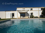 Maison à SAINT-LAURENT-DE-LA-PREE