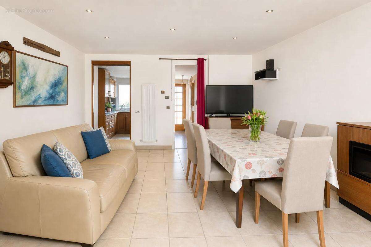 Maison 7 pièces de 138,34 m² avec terrasse, cheminée et terrain - photo 4