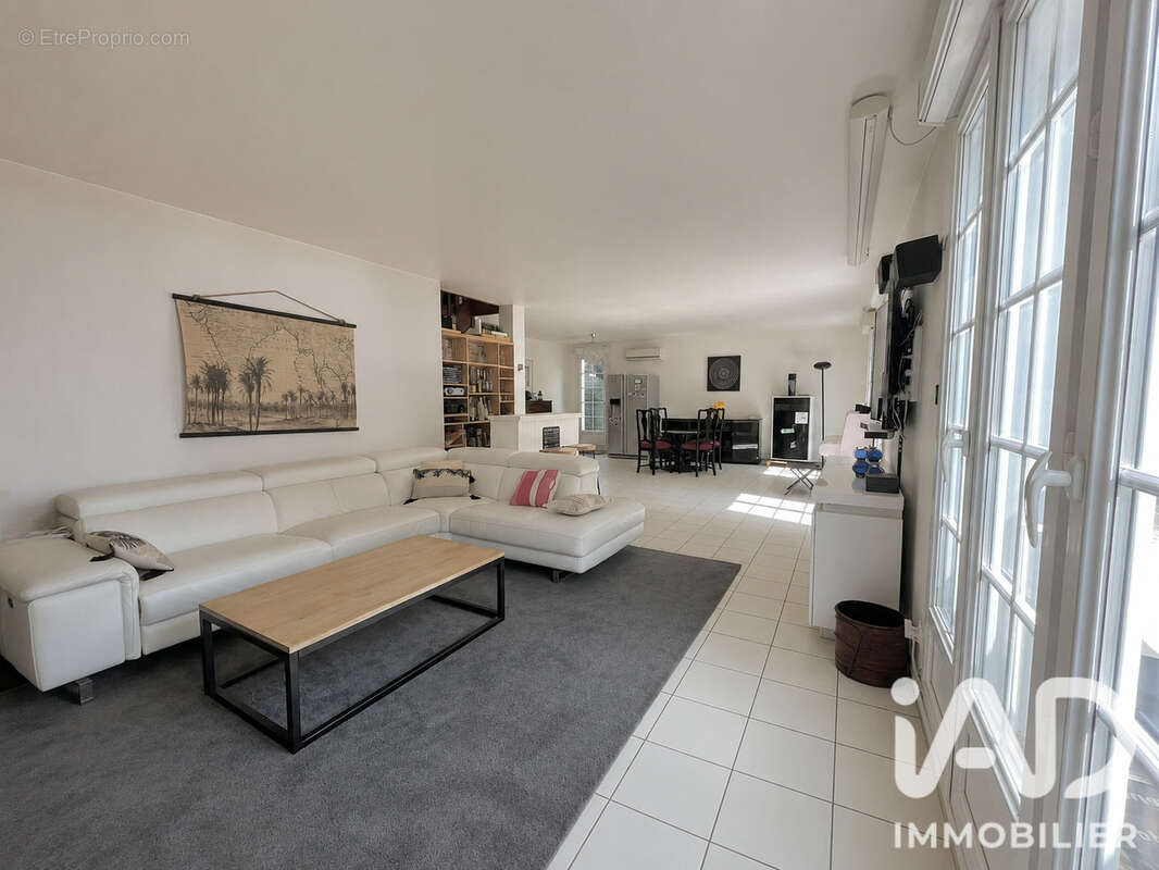 Maison 171 m² à Perigny  - photo 2