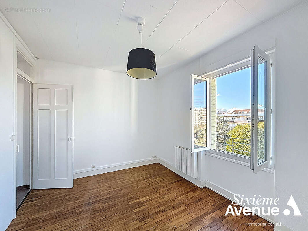 Appartement à LYON-8E