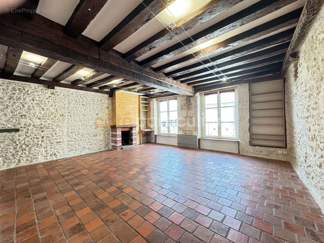 Appartement Orleans 4 pièce(s) 70.10 m2 - photo 2