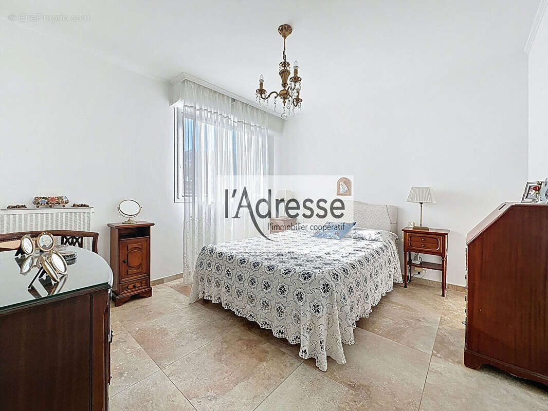 Appartement à VALLAURIS