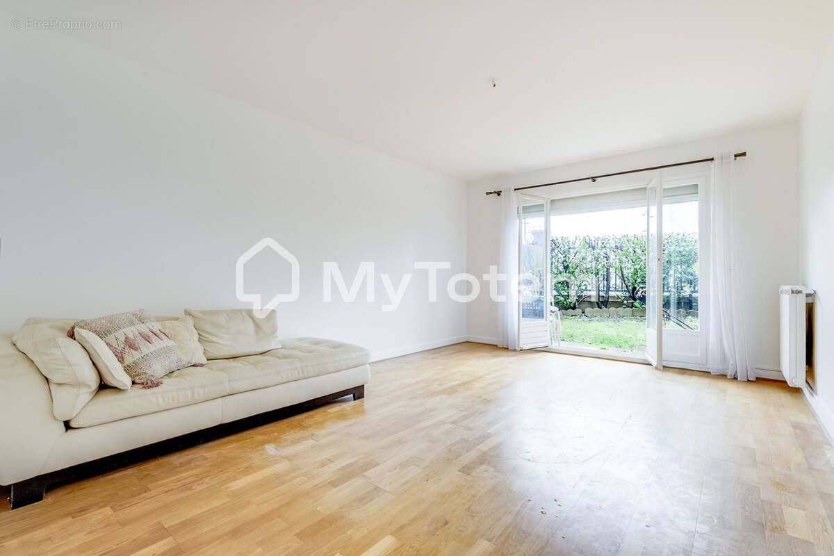 Appartement à LES LILAS