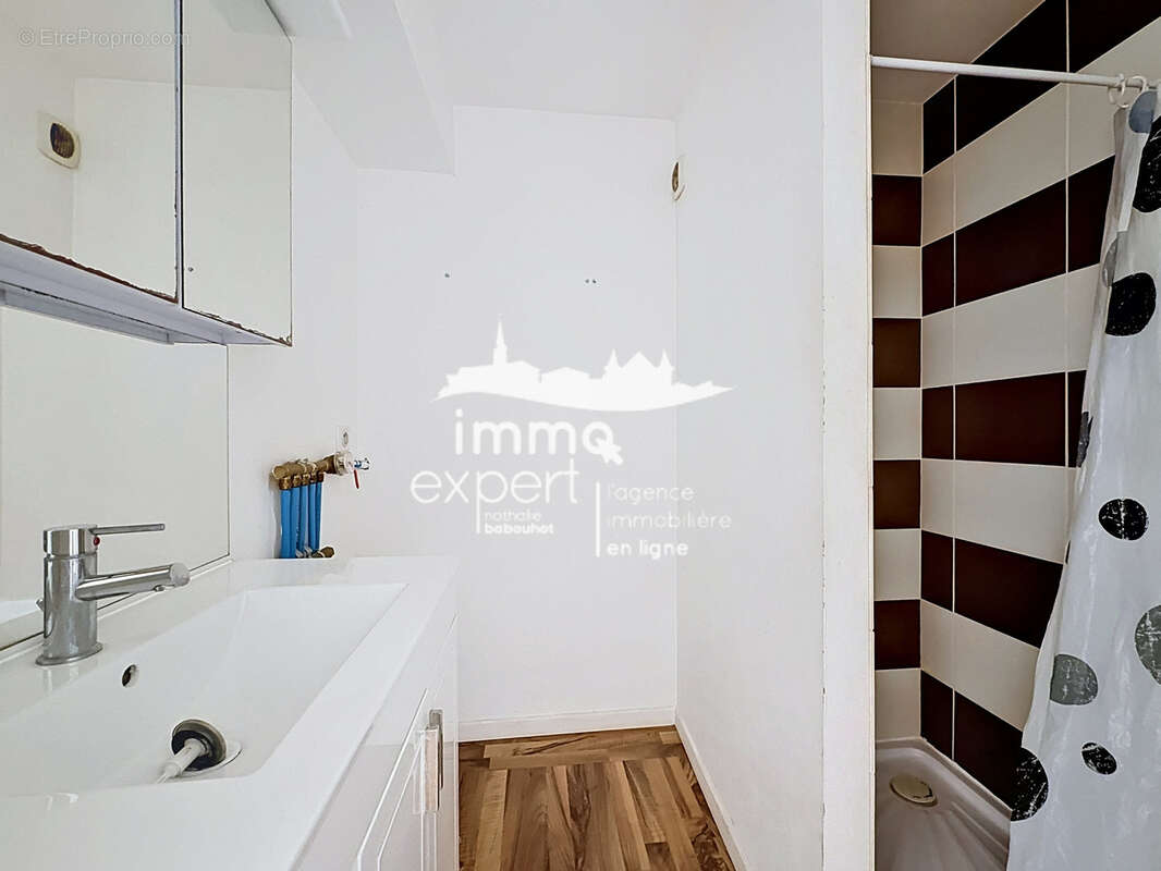 Appartement à MIRECOURT