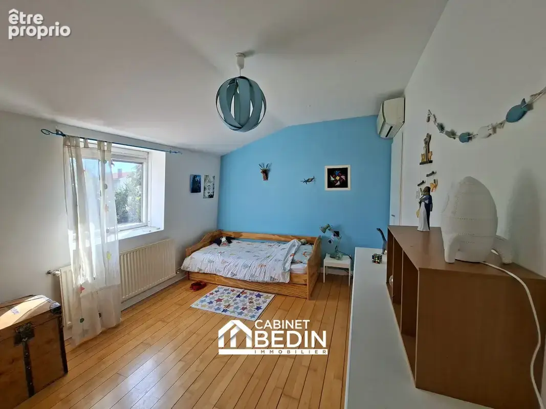 Maison 224 m² à Merignac  - photo 8