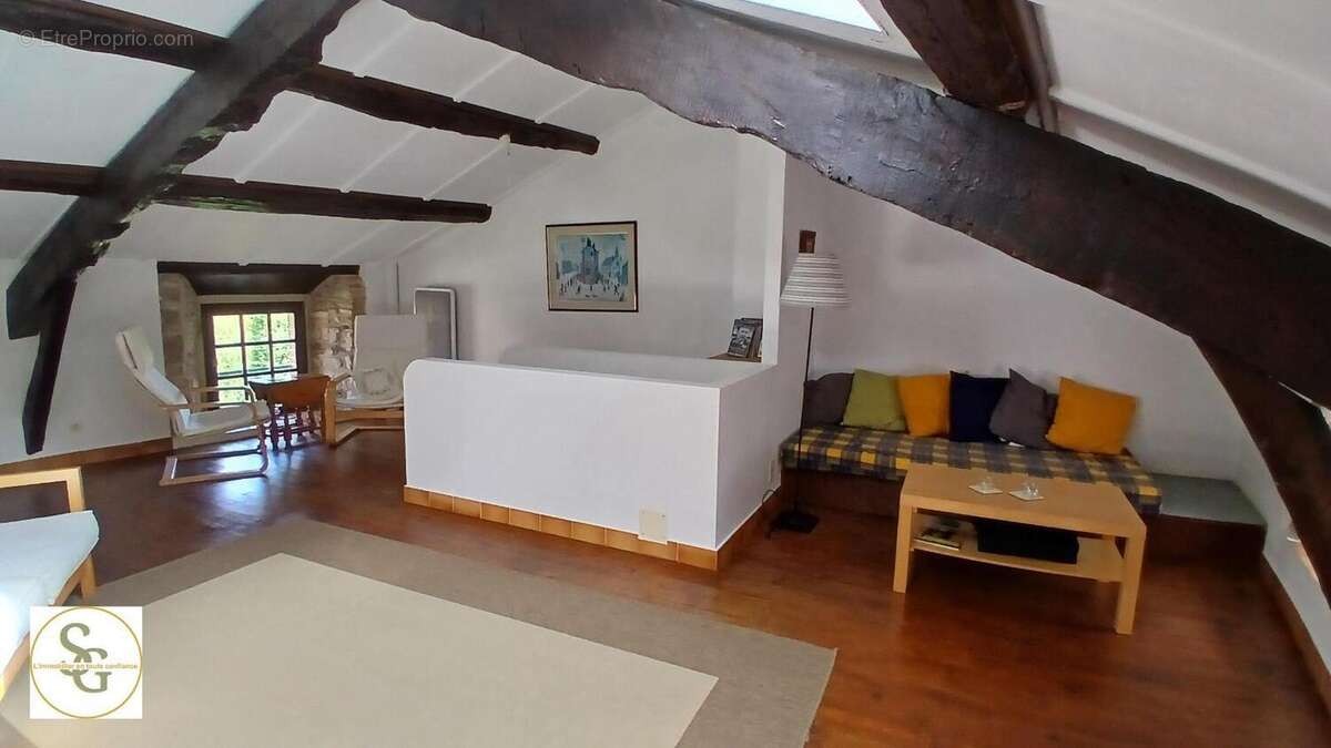   - Maison à LES CABANNES