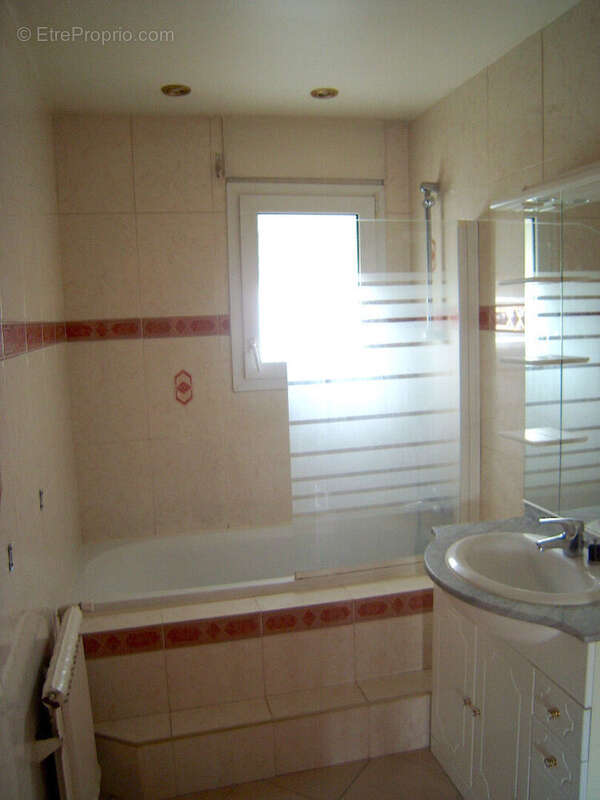 Appartement à SARTROUVILLE