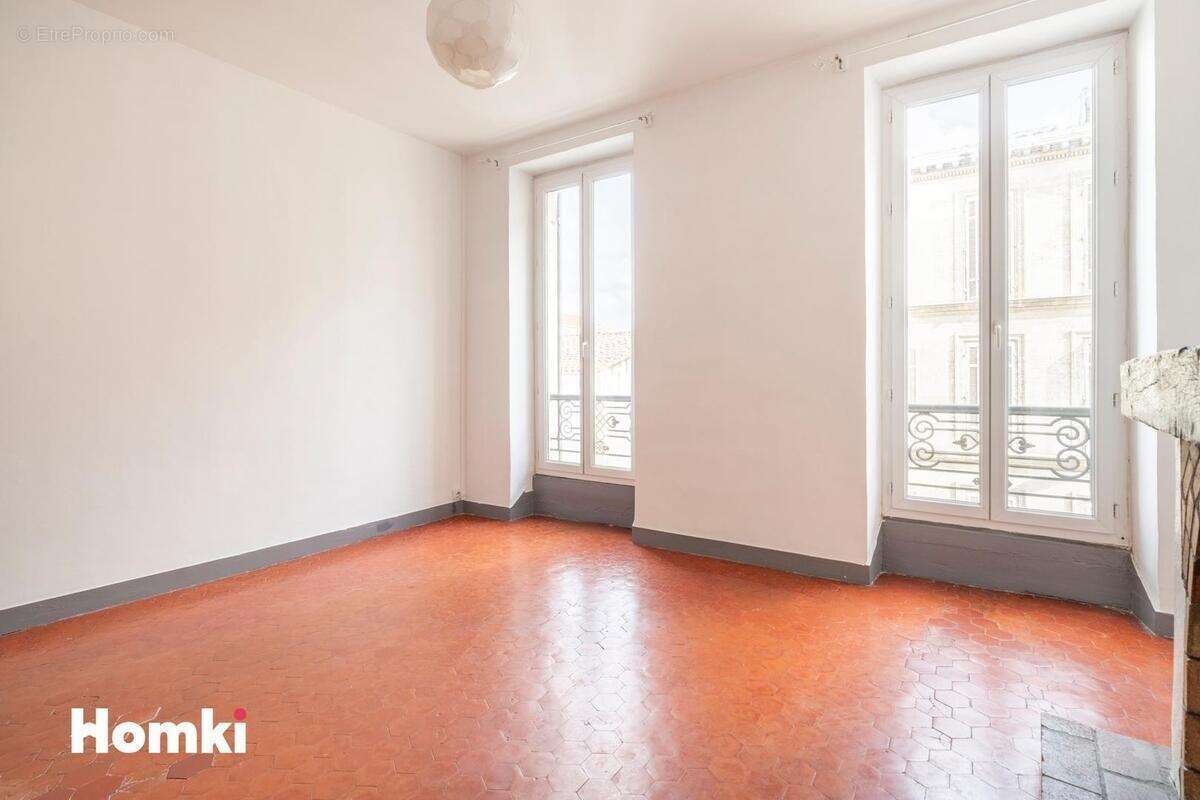 Appartement à MARSEILLE-6E