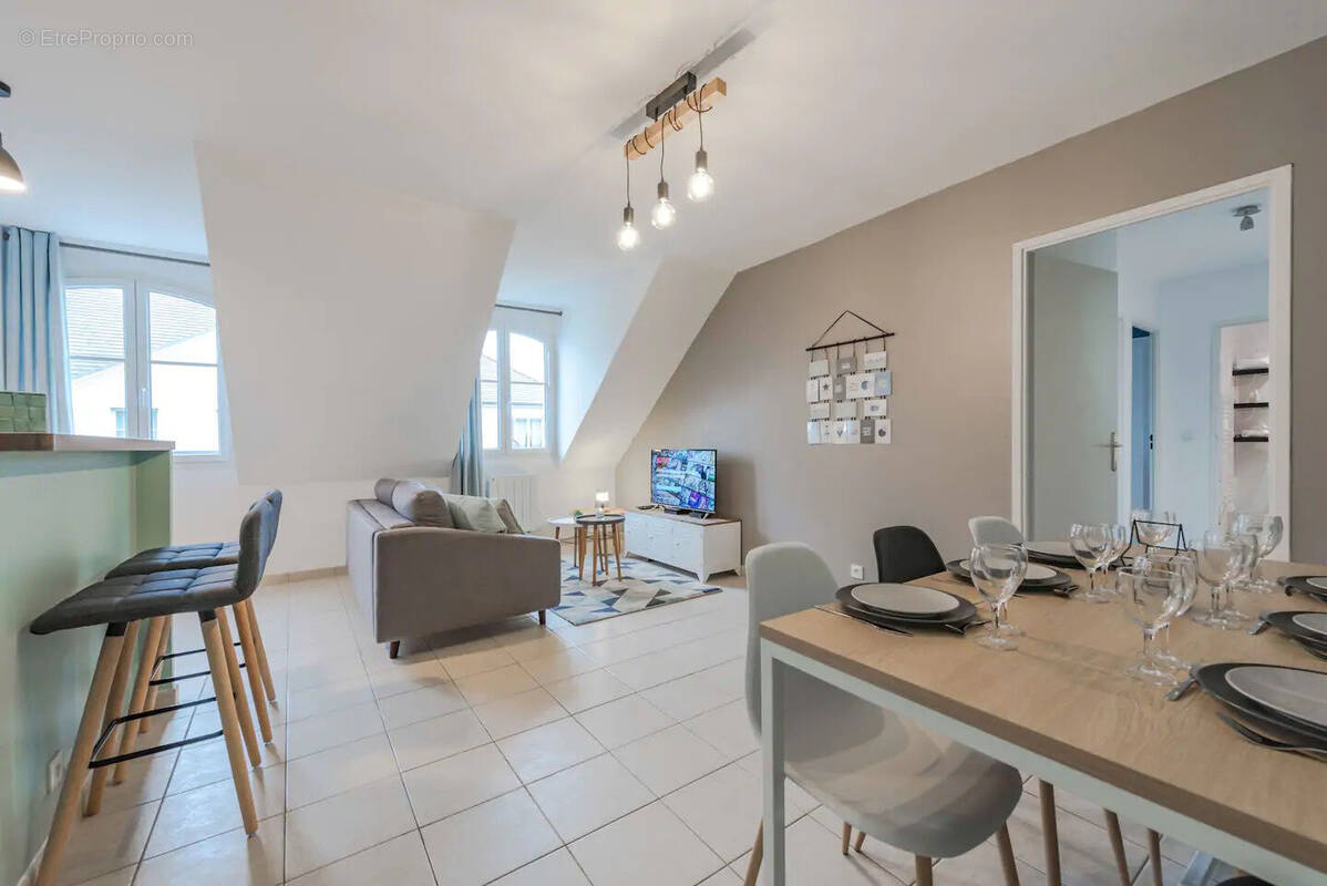 Photo 1 - Appartement à MAGNY-LE-HONGRE